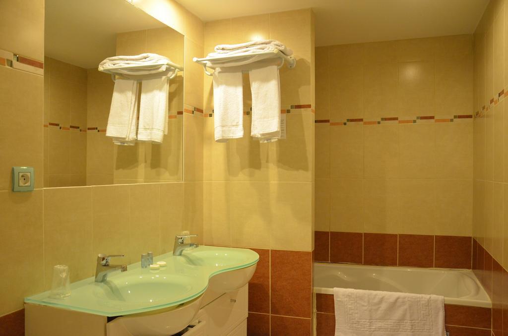 Auberge De Bonpas Logis De France Hotel Avignon Værelse billede
